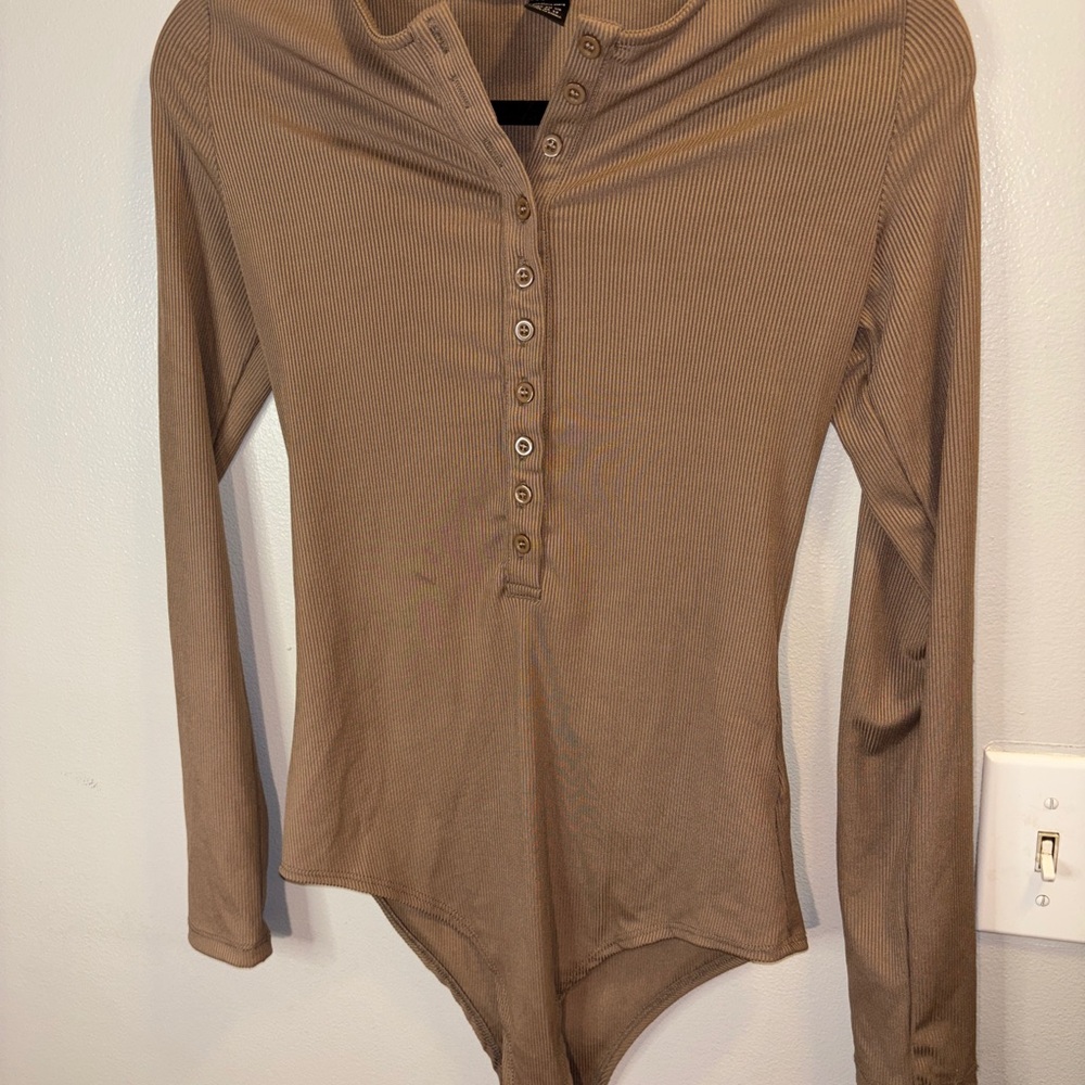 Soft and cozy Button-Up Ribbed Bodysuit - Brown